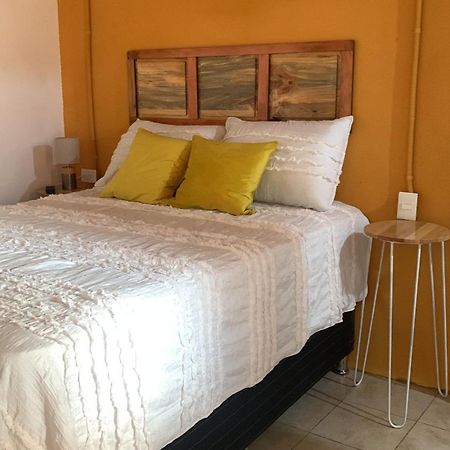 El Chirris B&B San Juan La Laguna Luaran gambar
