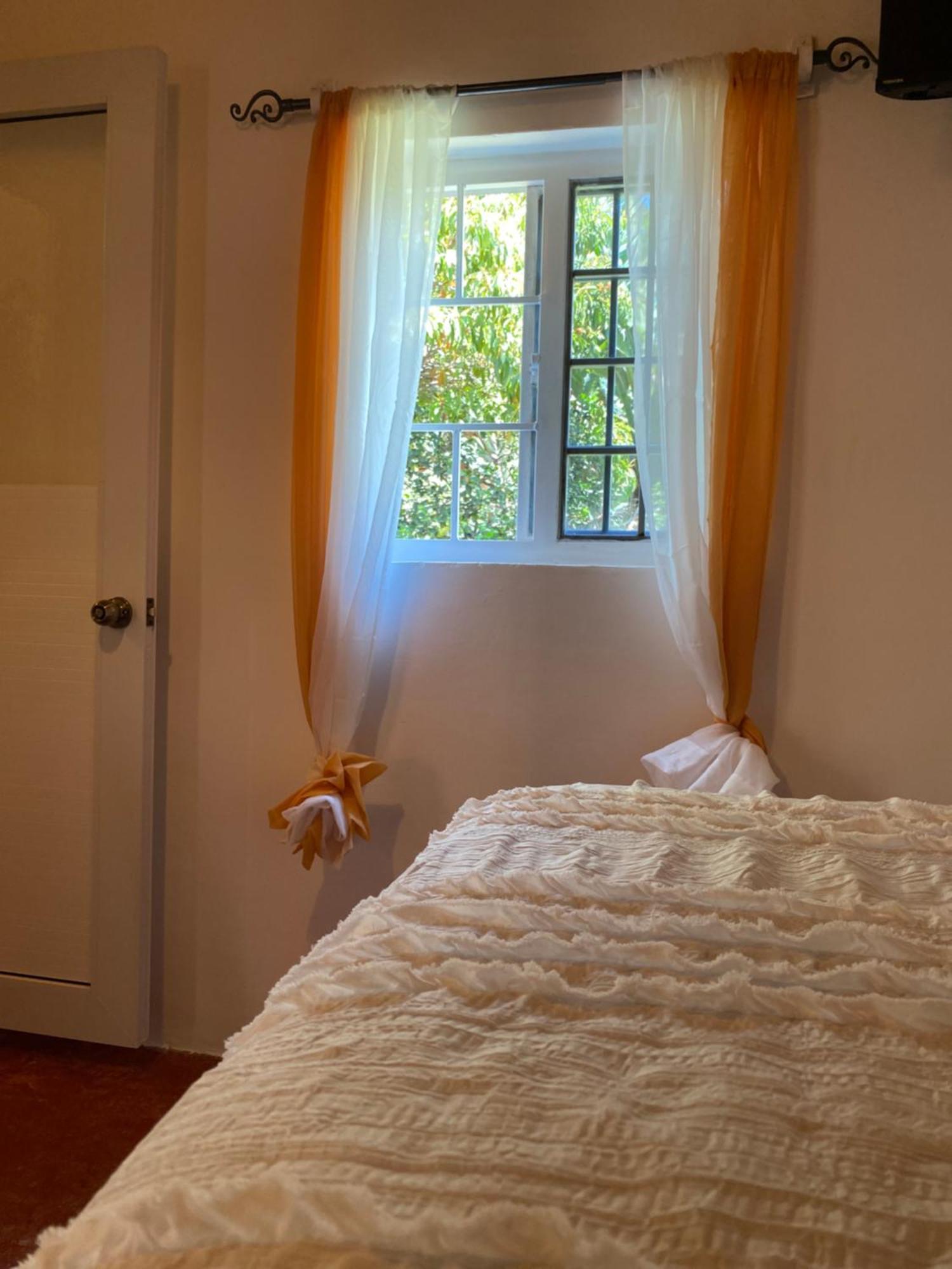 El Chirris B&B San Juan La Laguna Luaran gambar