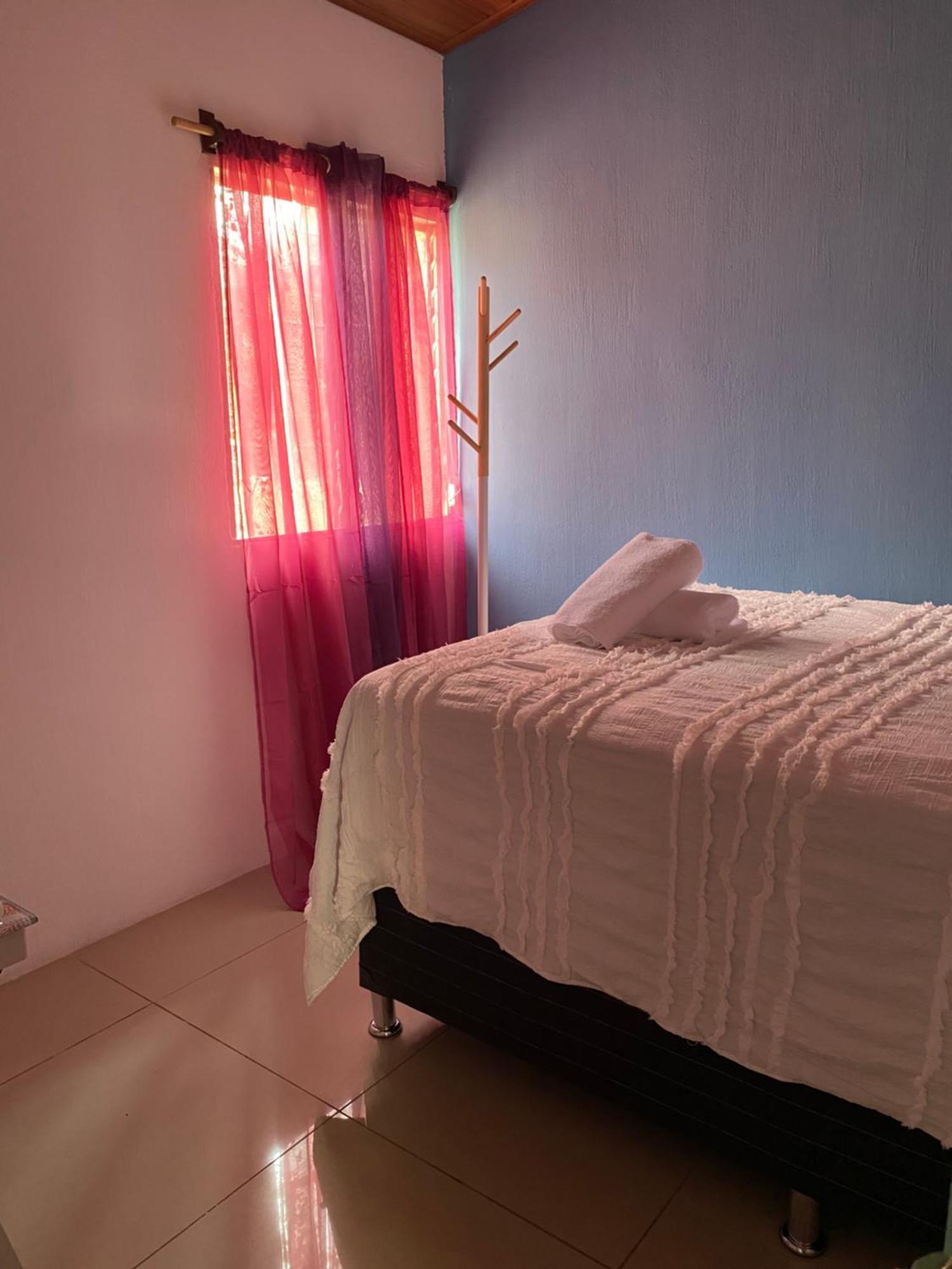 El Chirris B&B San Juan La Laguna Luaran gambar